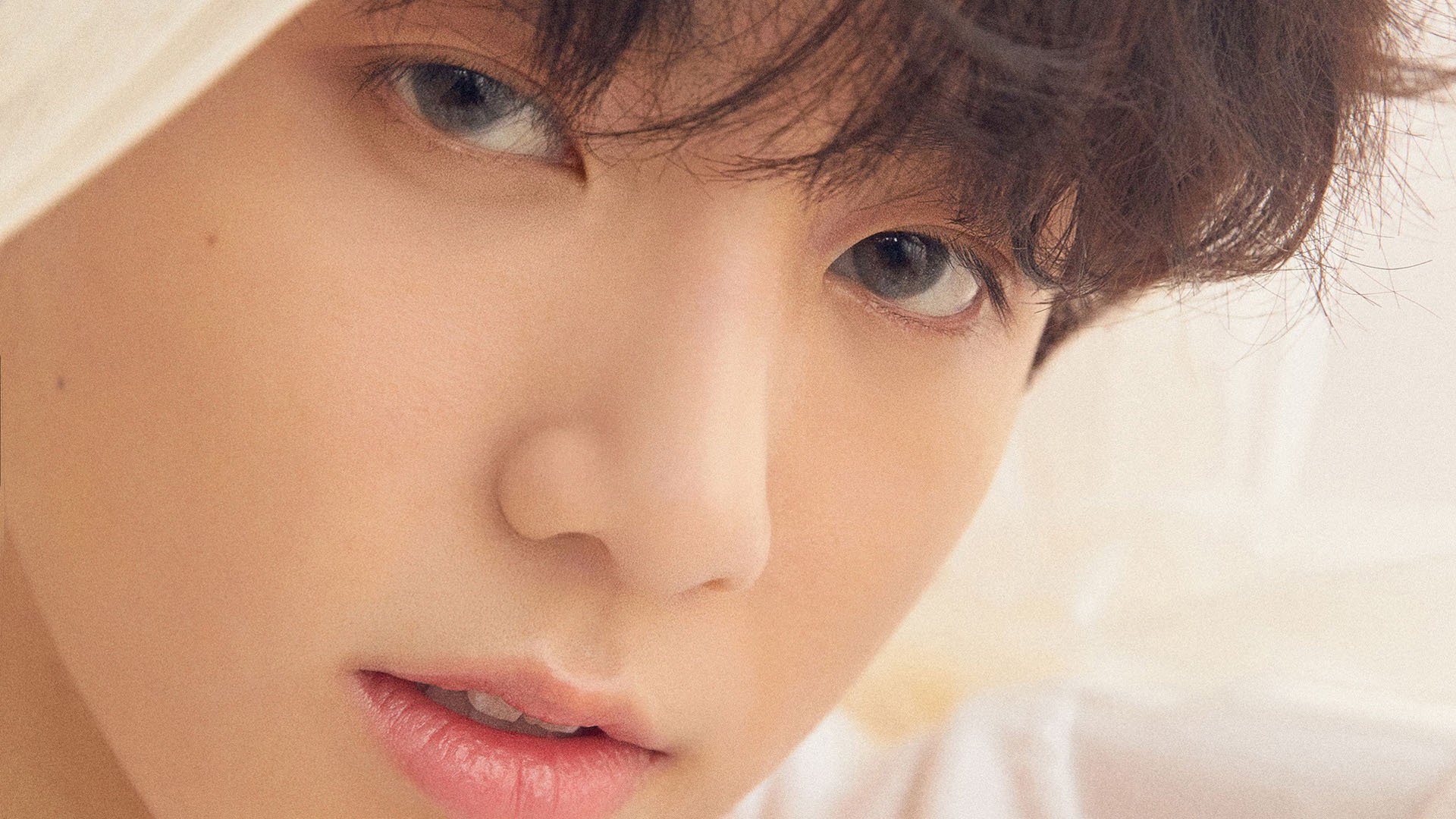 九游电脑版-特色足球元素融入城市公共空间艺术设计，丰富城市文化氛围，探寻足球城的底蕴